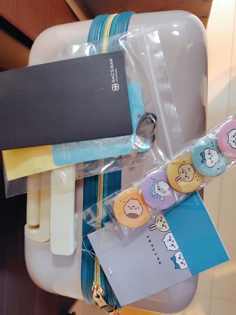 【新品】ちいかわ　キャリーケース スーツケース　2022年完売品　kossori