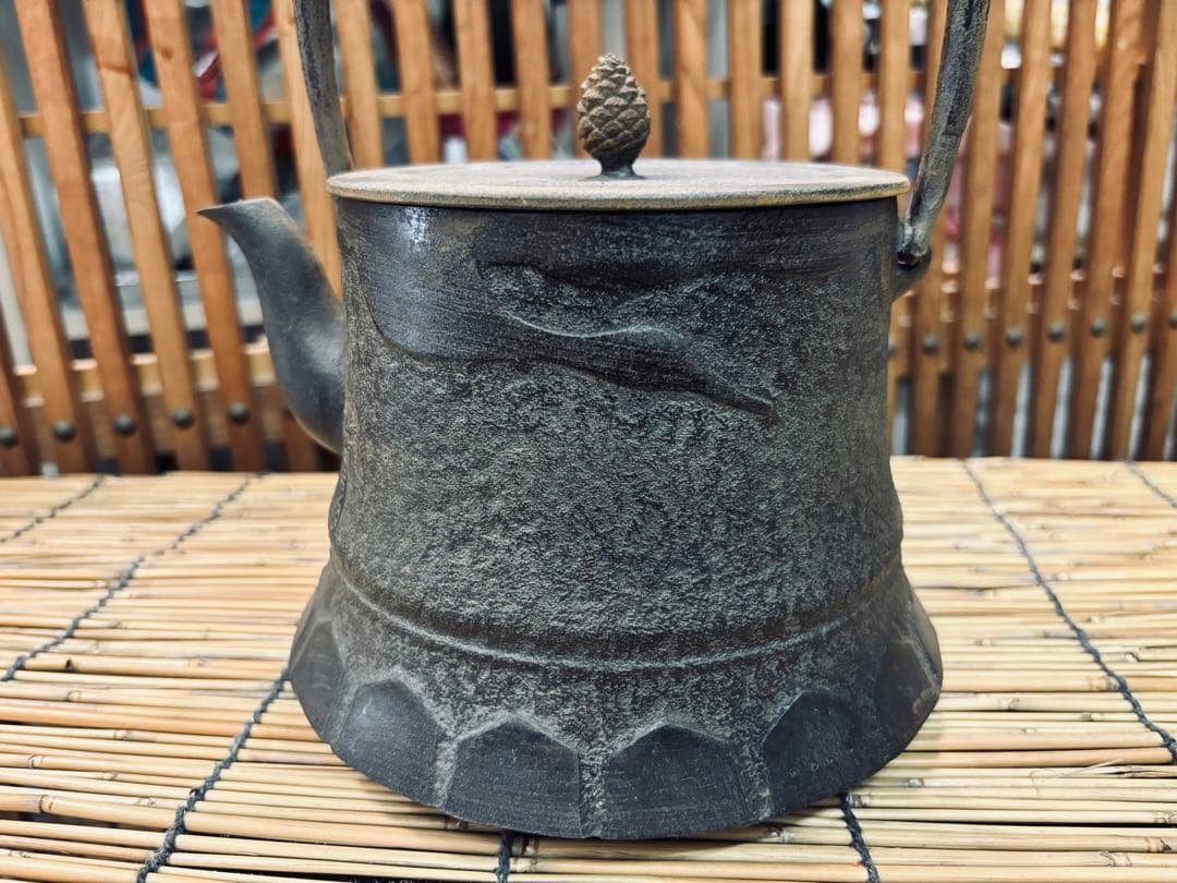 ＡＴー９５ 20万円物 最高品の 南部鉄瓶 鶴亀 メチャ安大安売り