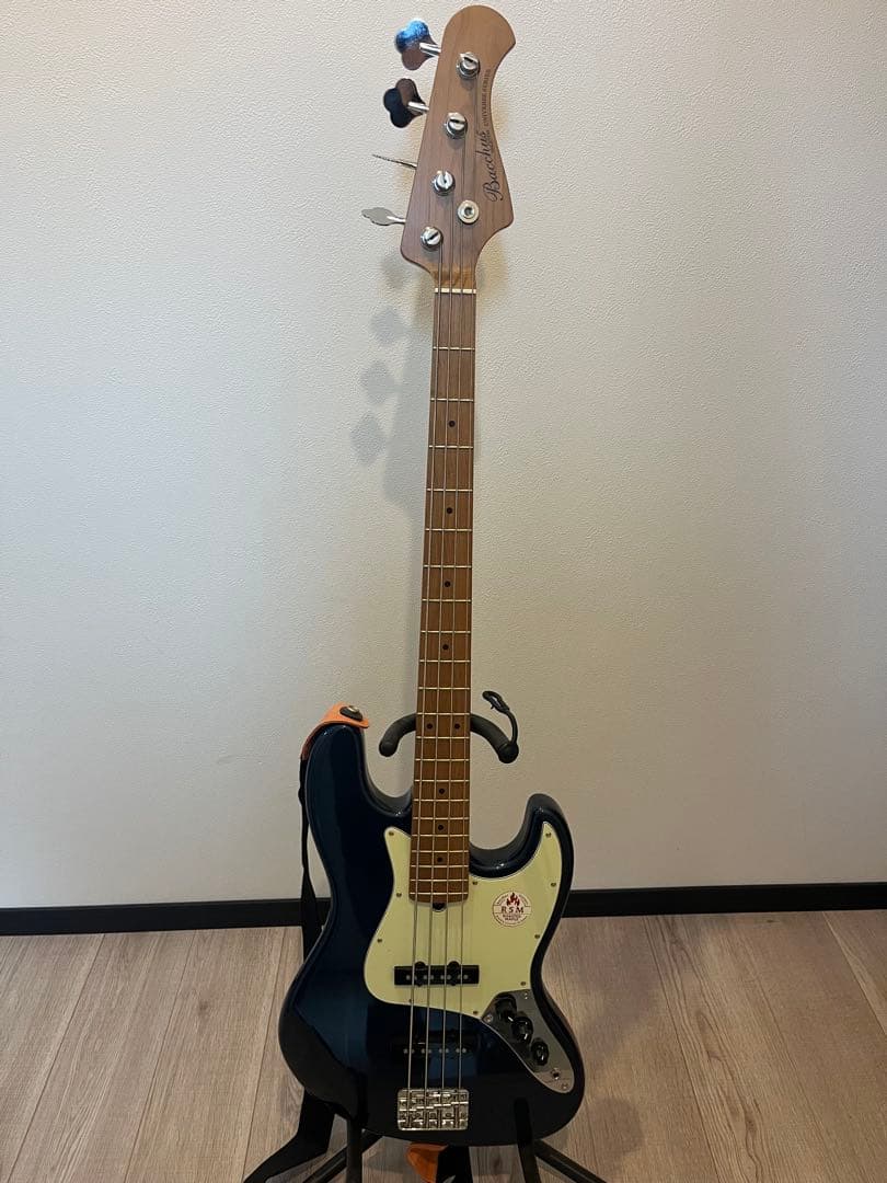 Bacchus エレキベース 4弦 使用頻度少なめ　BASS