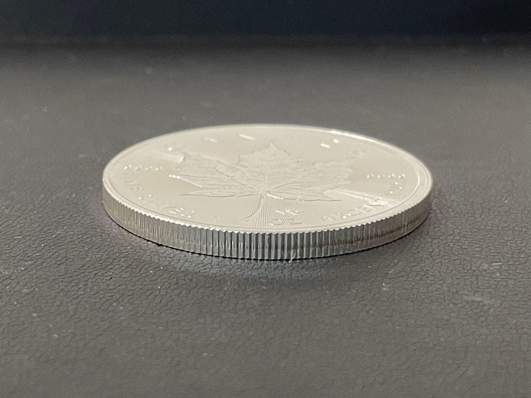 銀高騰中！　メープルリーフ銀貨　1チャールズ国王　スペシャル版　1オンス　5枚