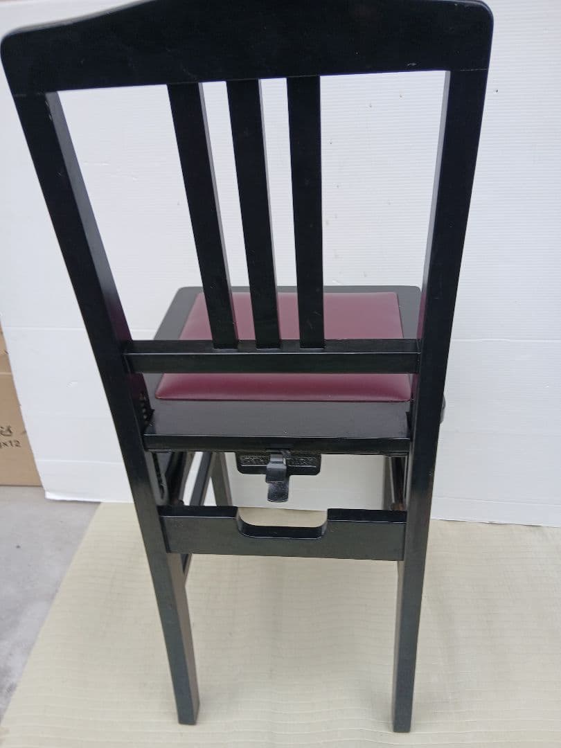 ヤマハ背もたれ付、ストッパー付、ピアノ椅子　昭和レトロ　中古品