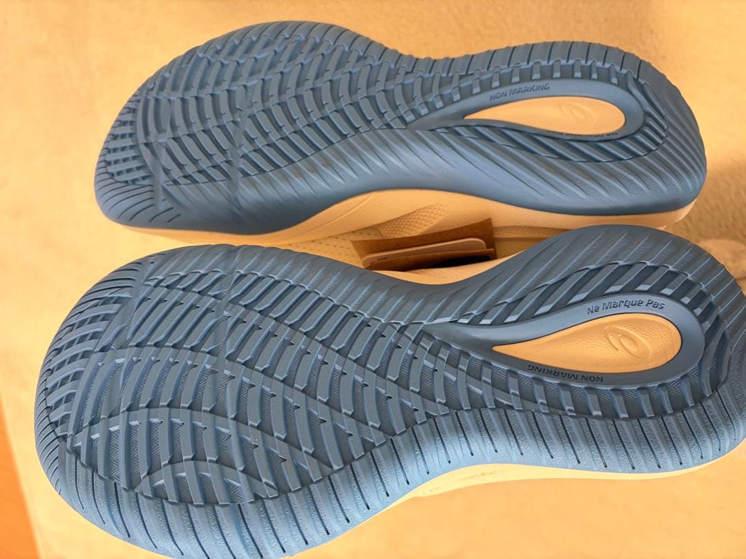 未使用タグ付き⭐︎23cmバッシュアシックスNOVASURGE3GS ミニバス