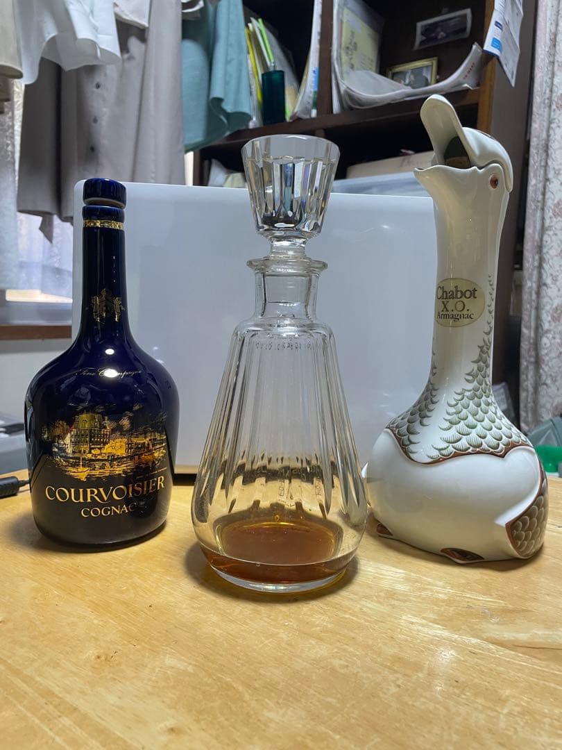 ブランデーの空き瓶3本カミュバカラ他2本