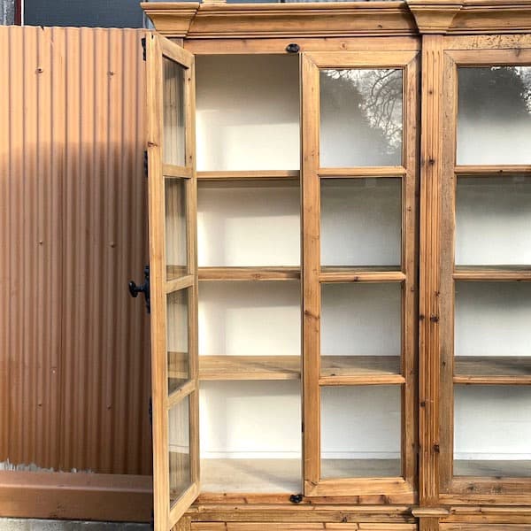 ビンテージ　ガラスキャビネット　大型カップボード　ブックケース　古材