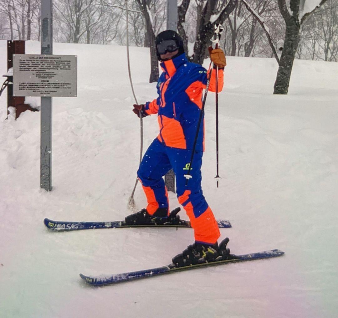 ON−YO−NE スキーウェアパンツ 青とオレンジ XO