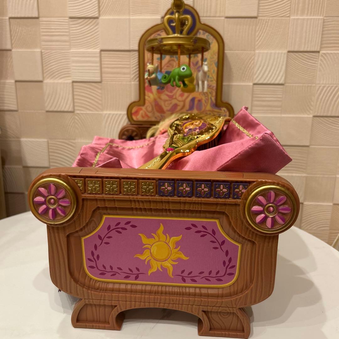 ディズニーストア アニメータードール ラプンツェルベビー＋ラプンツェルヘアブラシ