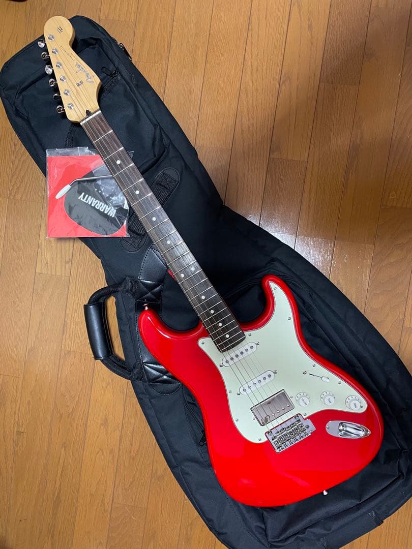 美品　フェンダー　Fender ストラト 2024 MIJ Hybrid II