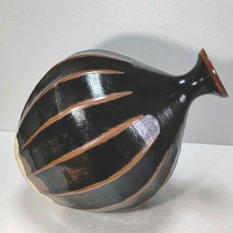 壺 黒天目　備前　藤原 一門