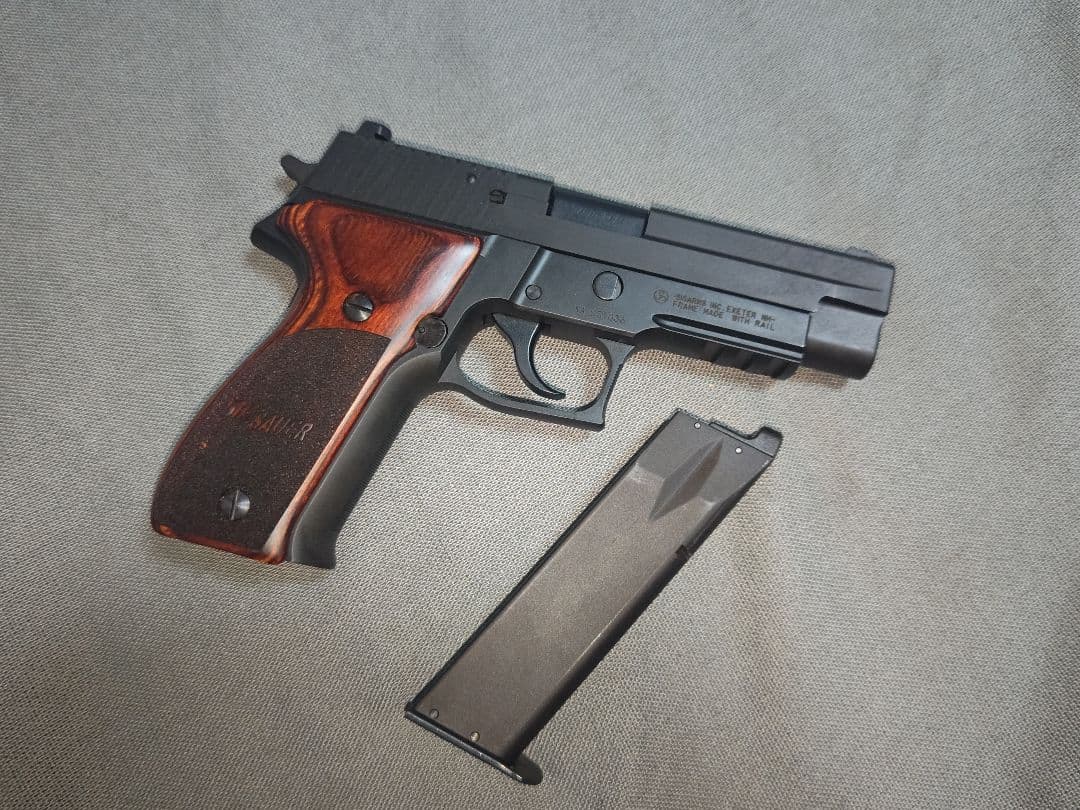 KSC ガスブローバックP226R HW システム7　木製グリップ付き