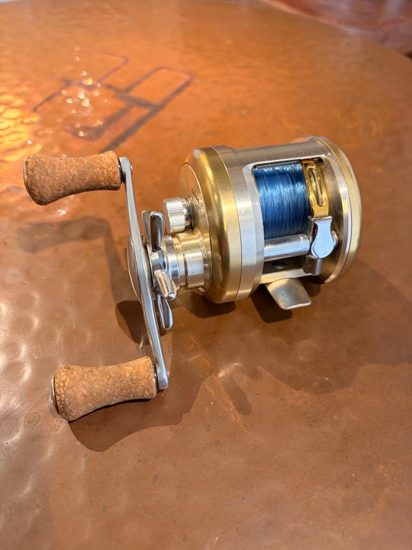 Daiwa ミリオネア　CV-Z 203 右巻き