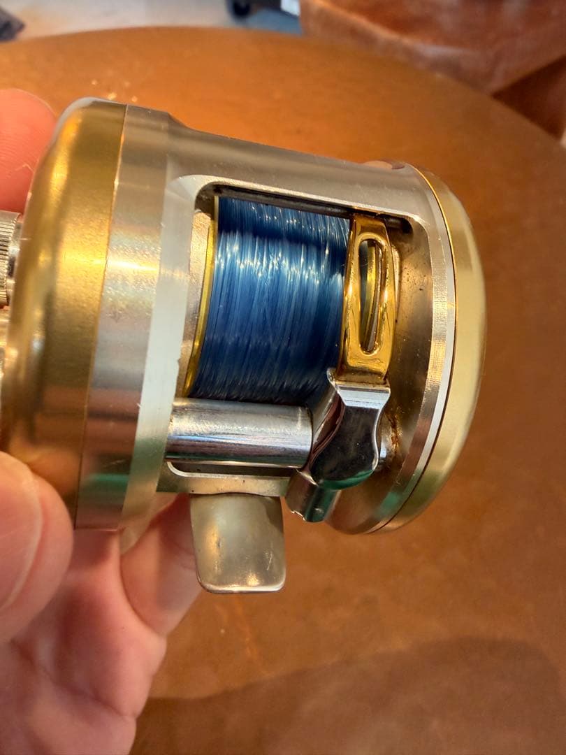 Daiwa ミリオネア　CV-Z 203 右巻き