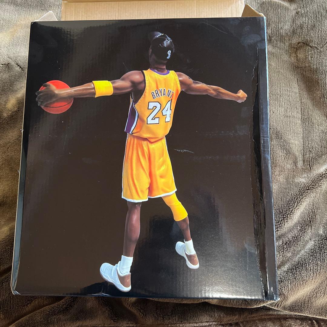 【ほぼ新品】Kobe Bryant コービブライアント　フィギュア　約34cm