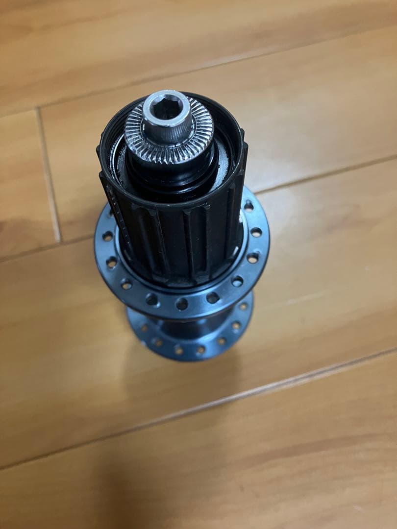 【最終値下げ】シマノ R7000系105 11速リムブレーキ用ハブ 32H