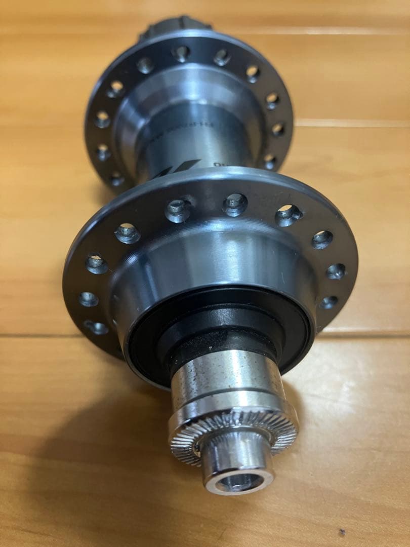 【最終値下げ】シマノ R7000系105 11速リムブレーキ用ハブ 32H