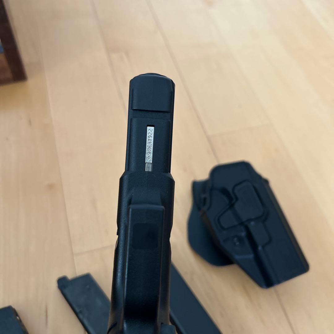 グロック17 gen4 ハンドガン マガジン　ホルスター付き