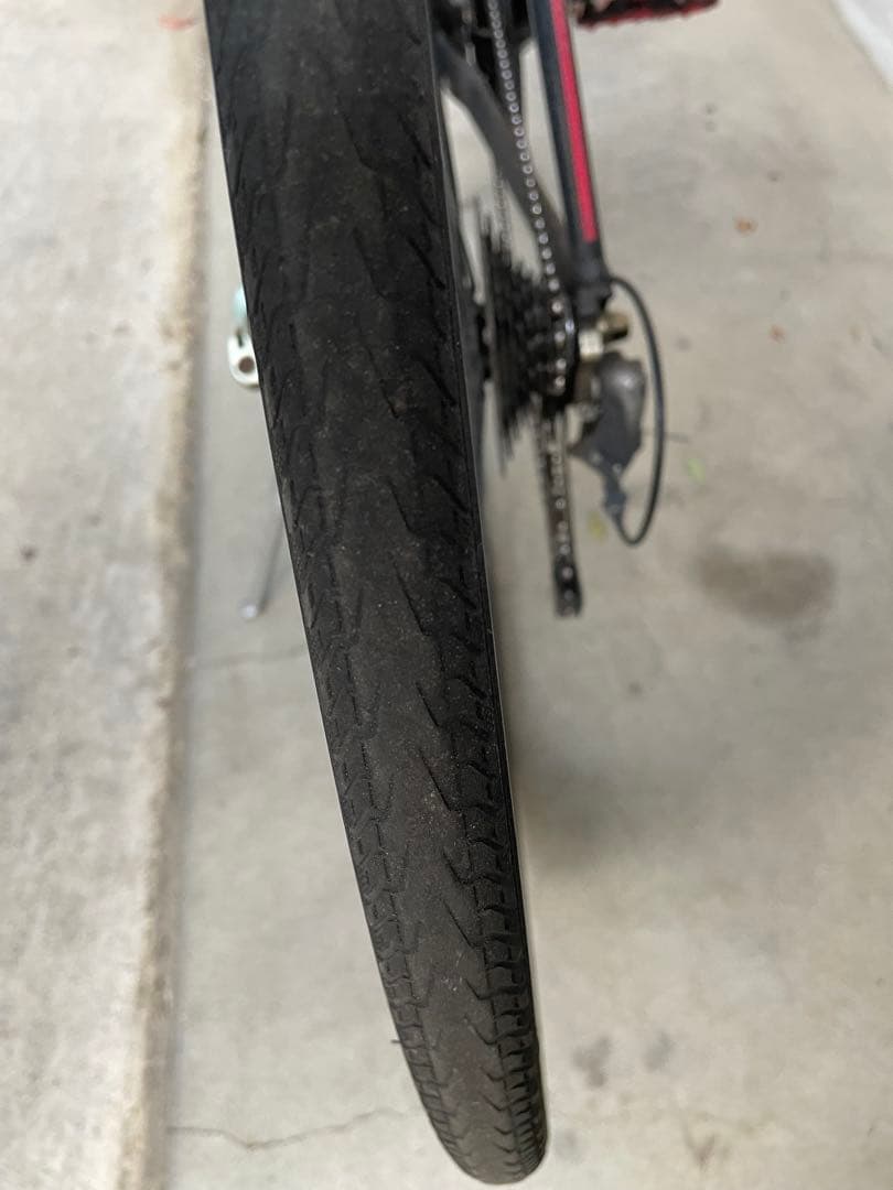 埼玉県川口市　クロスバイク ブラック/レッド ジャイアントr2