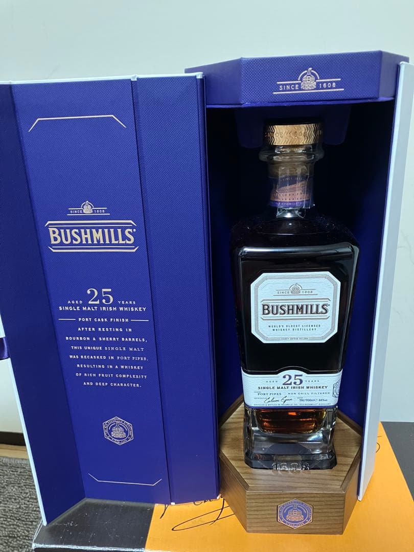 メーカー正規品ブッシュミルズ25年BUSHMILLS シングルモルトウイスキー