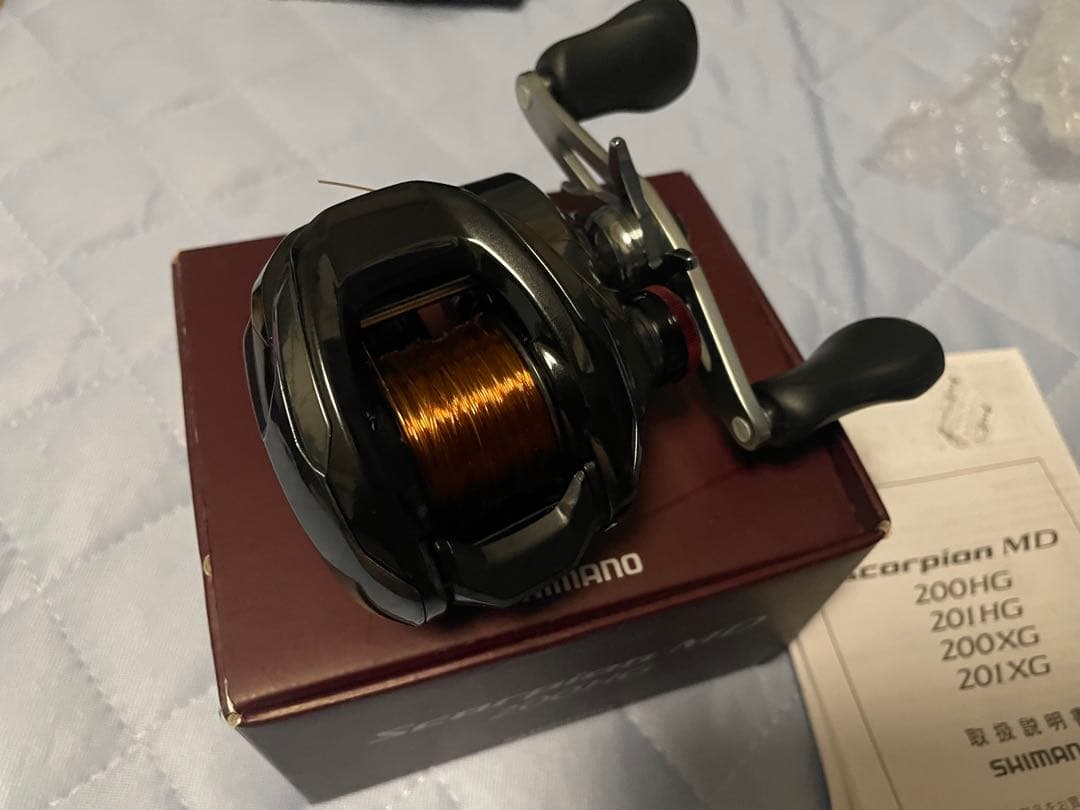 美品SHIMANO 24 scorpion MD 200 HG ライン付き