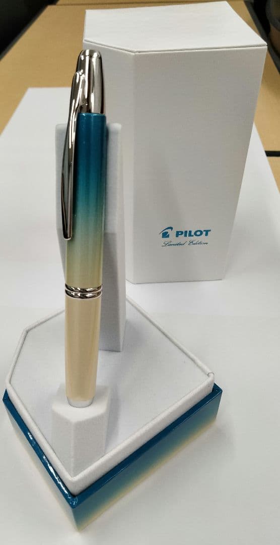 最終値下げ!パイロット　2024キャップレス限定 シーショア 万年筆　細字