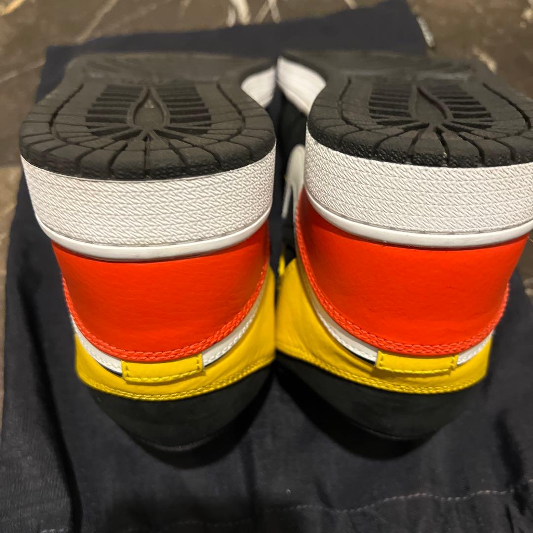 ナイキAir Jordan 1 Mid SE \"Amarillo Orange