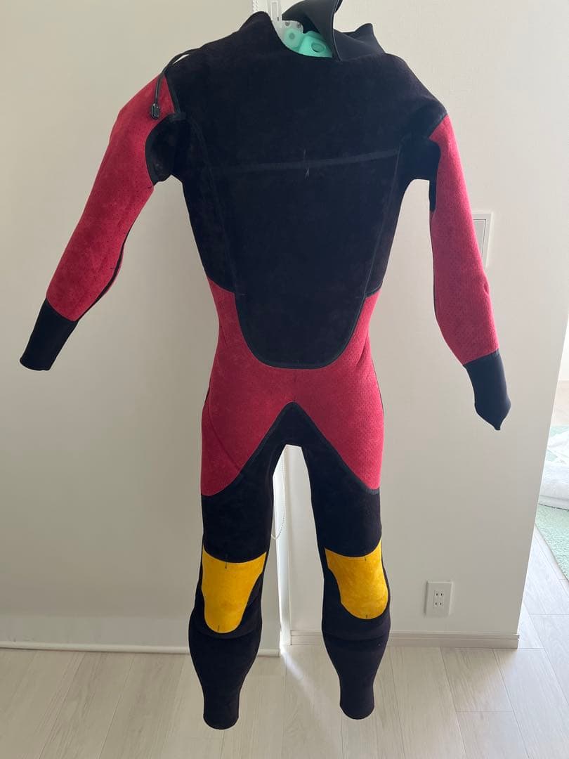 WAVEWARRIORS ブラック セミドライ 1回着用のみ　サーフィン　美品