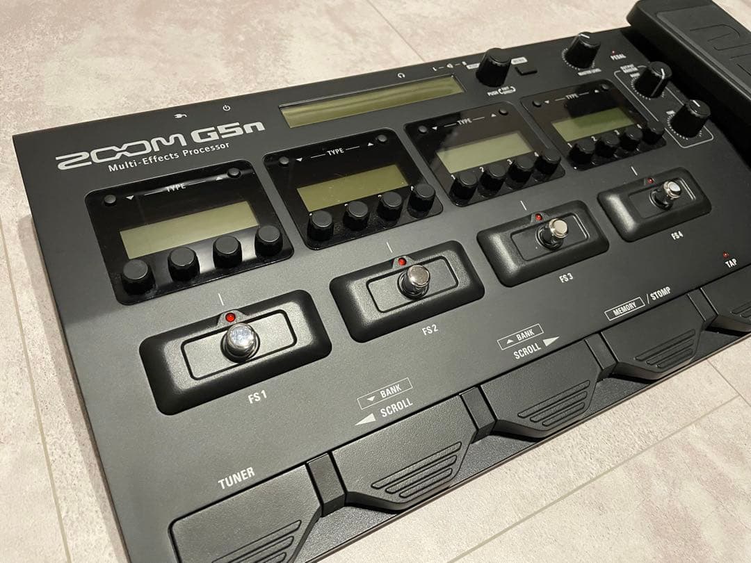 ZOOM G5n マルチエフェクター（ケース付き）