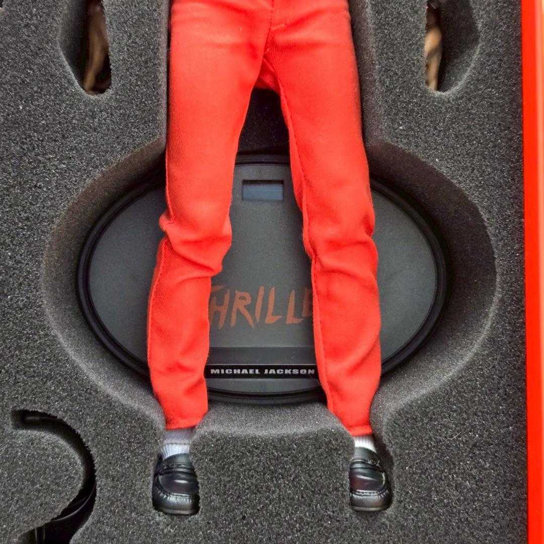 HOT TOYS　1/6 マイケル・ジャクソン （スリラー版）　フィギュア