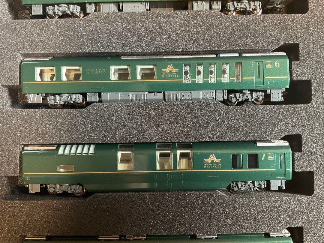 KATO 87系「トワイライトエキスプレス瑞風 10両 瑞風バッチ付