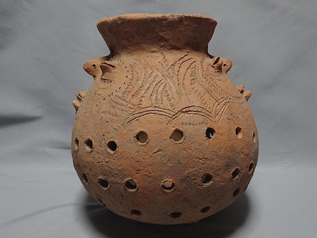 コレクター収集品　パプアニューギニア　人面素焼きの土器　燻製用