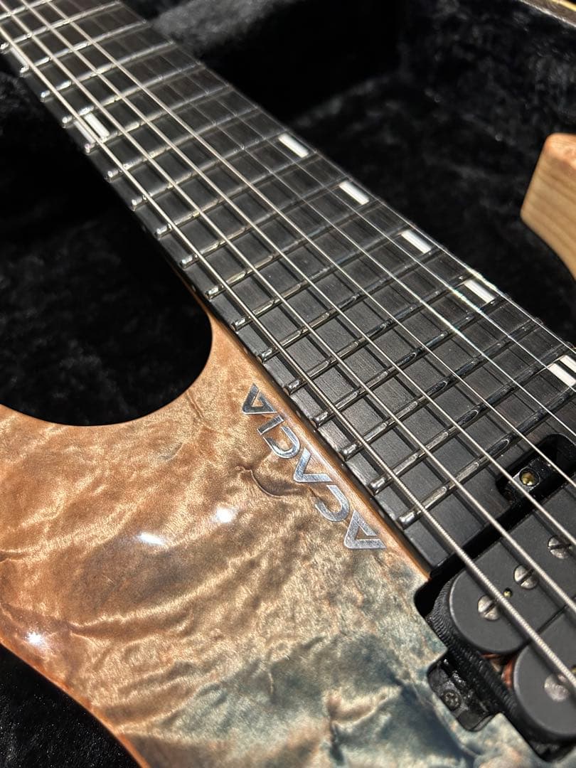 Acacia guitars MEDUSA 7弦ヘッドレス