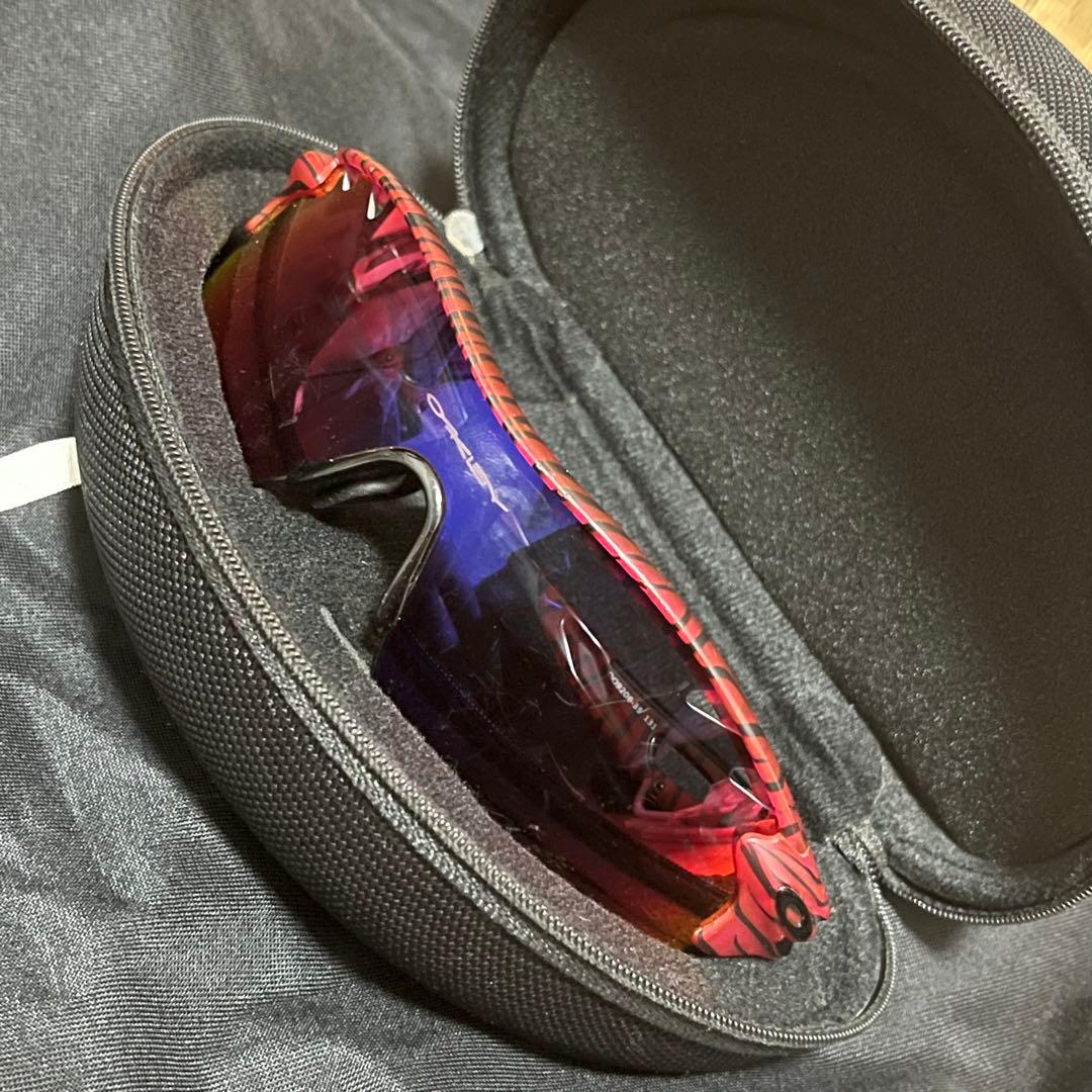 限定カラーオークリー　サングラス