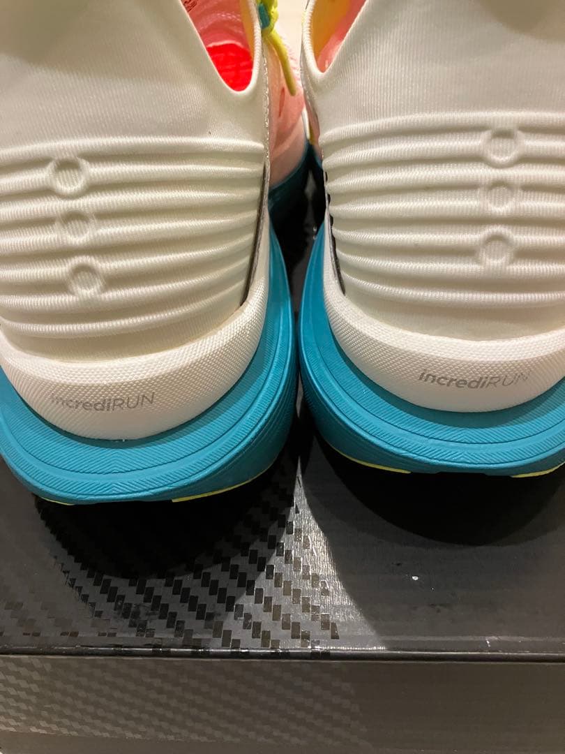 サッカニー エンドルフィン エリート 2 28.0 美品