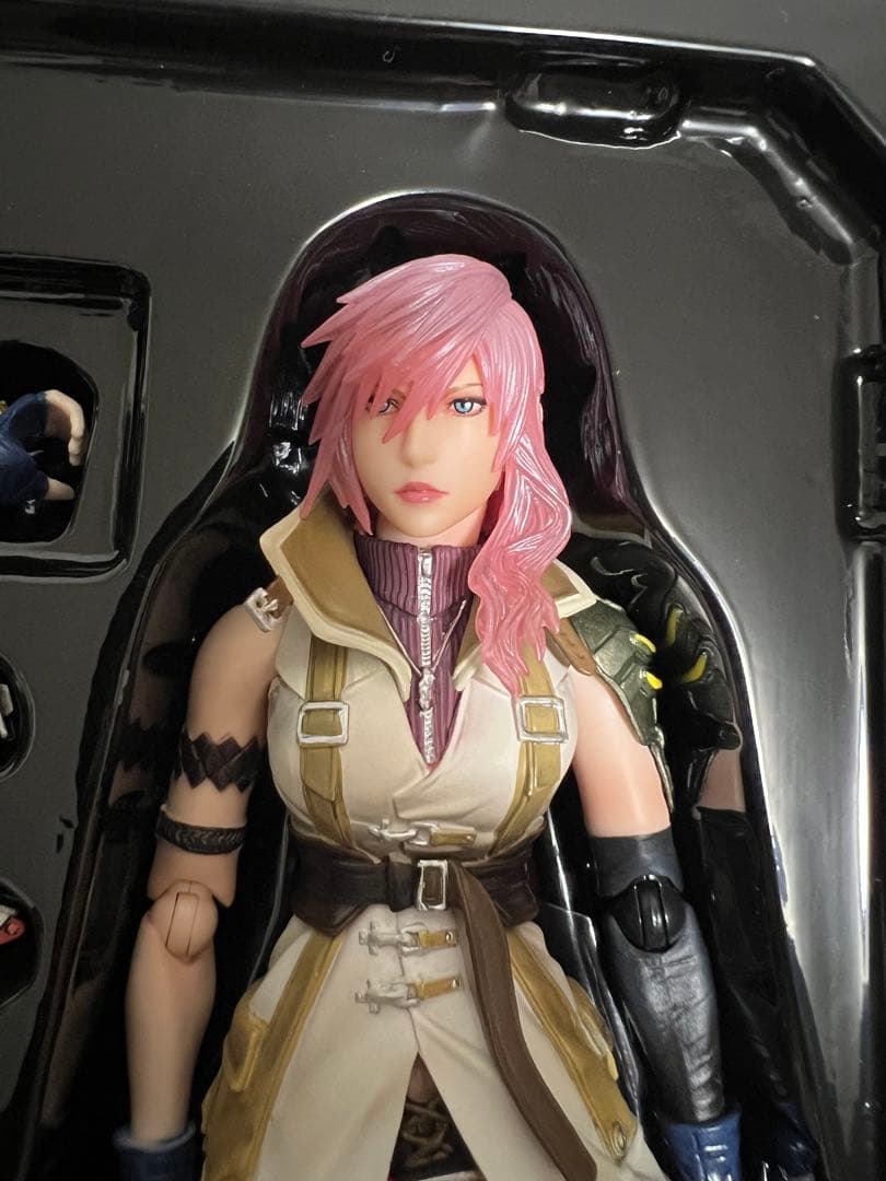 プレイアーツ改 ディシディア ライトニング フィギュア