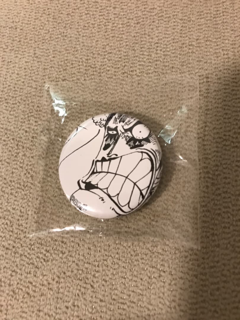 ※入手困難（非売品）ワンピース　オールフェイス　缶バッジ　ステッカー等おまけ付き