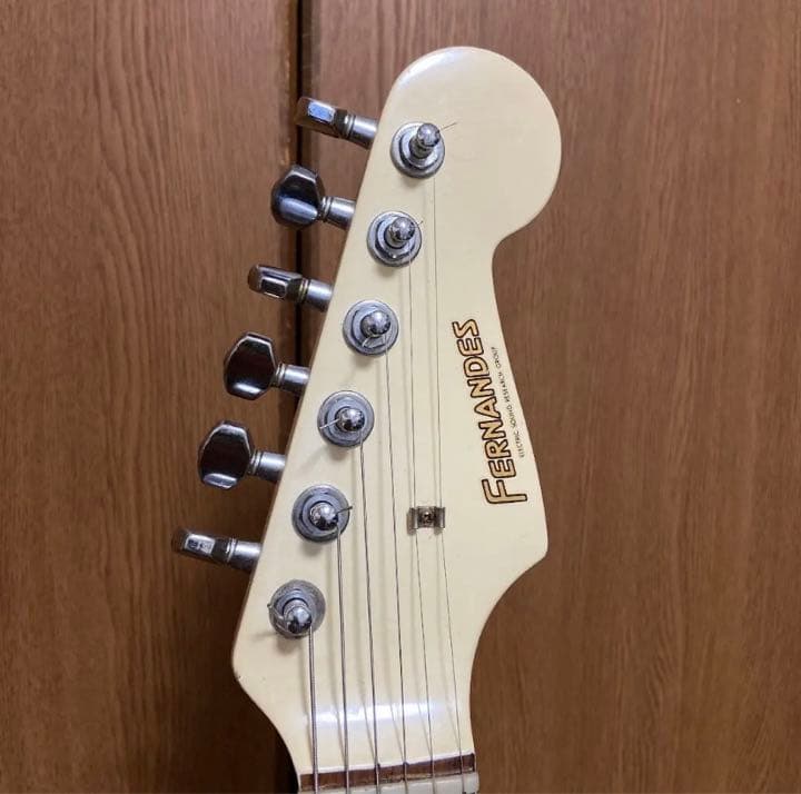 Fernandes フレットレスギター　エレキギター