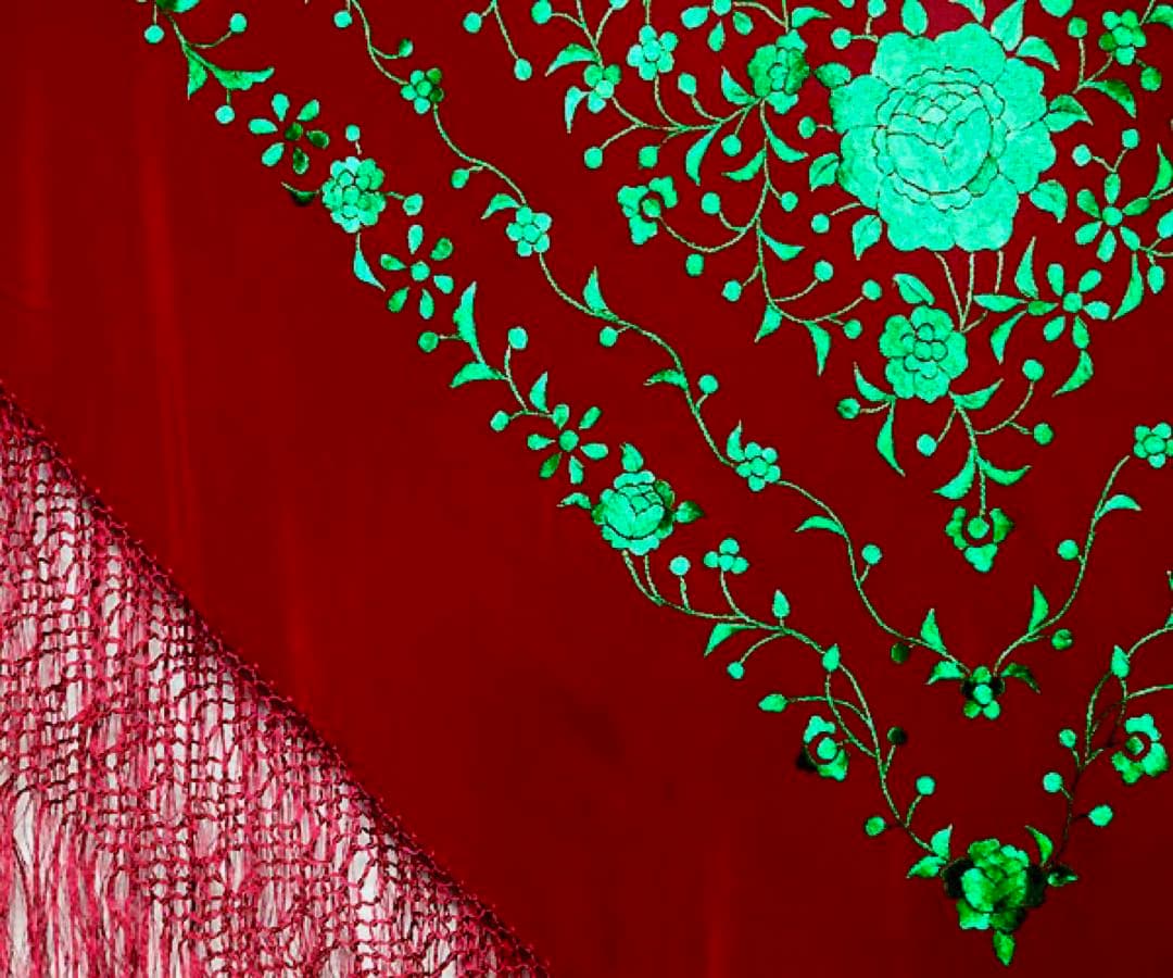 [新品］【特価品】シルク製マントン•ボルドーxライムグリーン刺繍