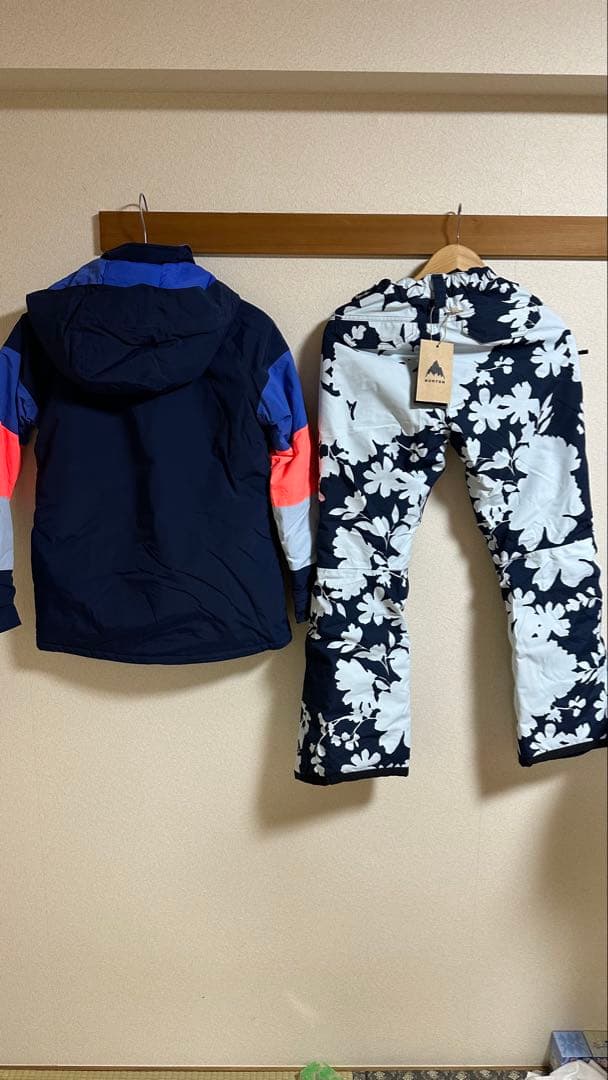 Burton 子ども用スノーボードウェア 上下Lサイズ　150cm