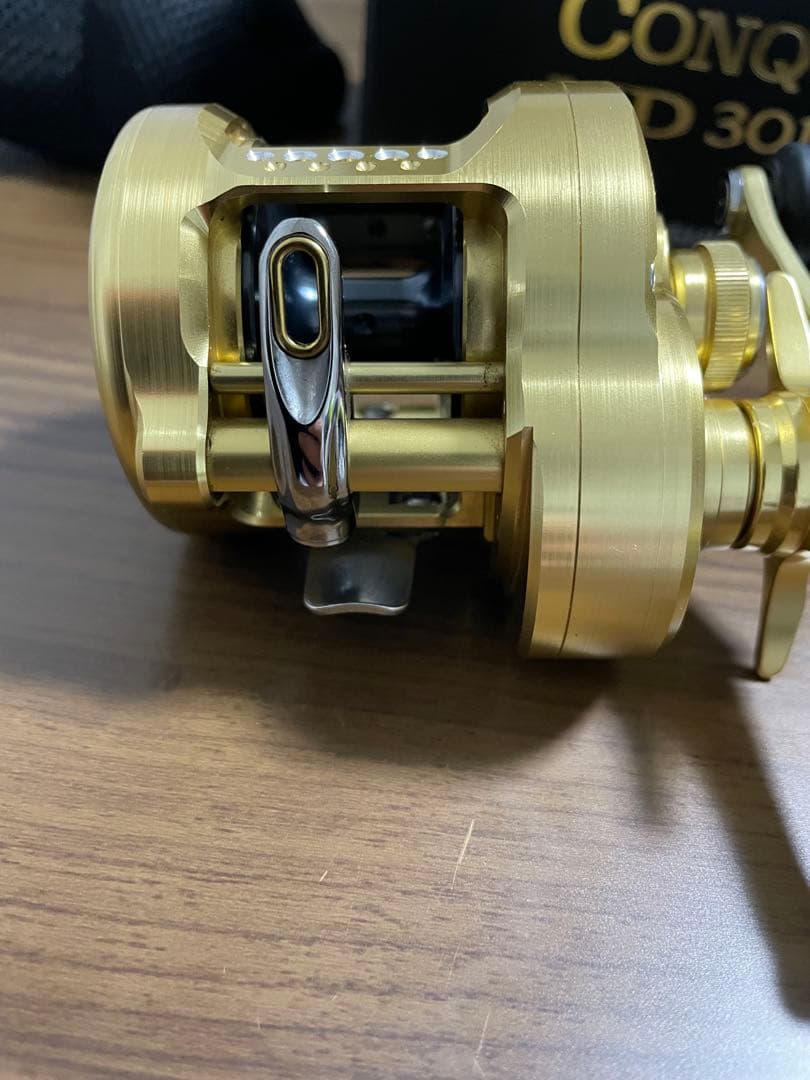 シマノ　カルカッタコンクエストmd 301 xg LH