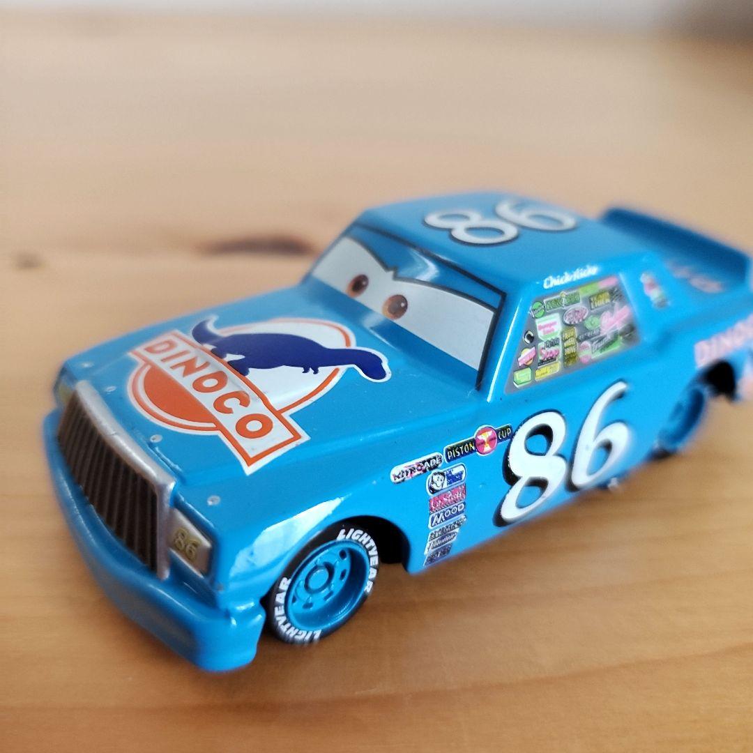 カーズ　トミカ　チック・ヒックス　DINACOタイプ　マックイーン　ミニカー
