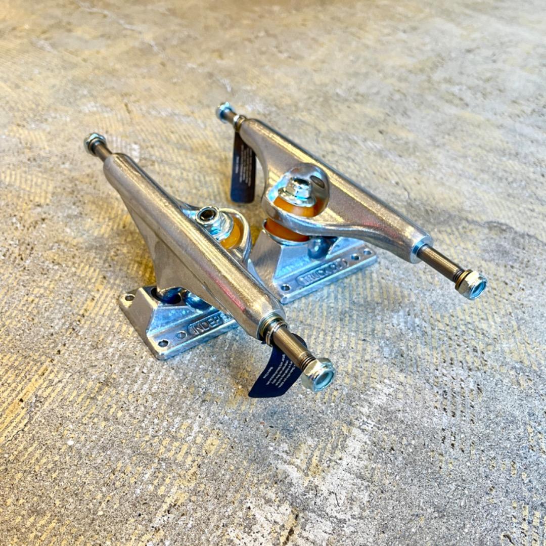 新品 INDEPENDENT トラック ST11 POLY 159 SILVER