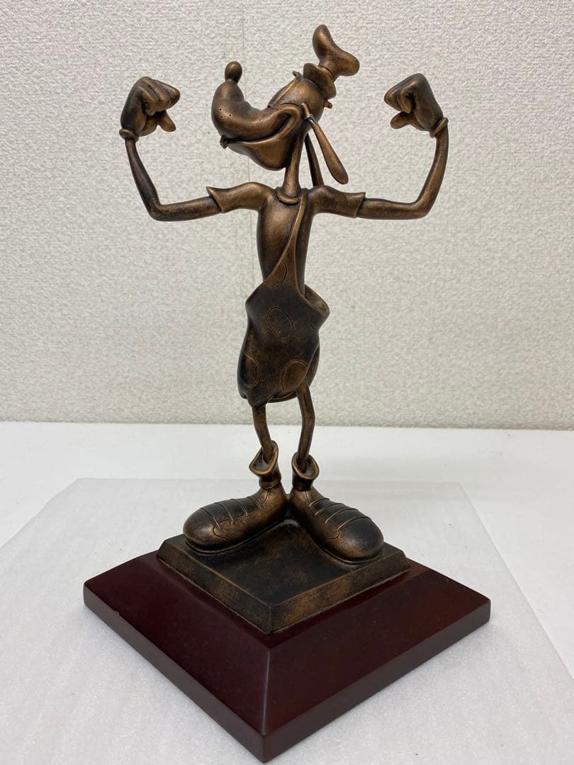 3-2702 ディズニー グーフィー 体操ポーズ ブロンズトーン 彫像 置物