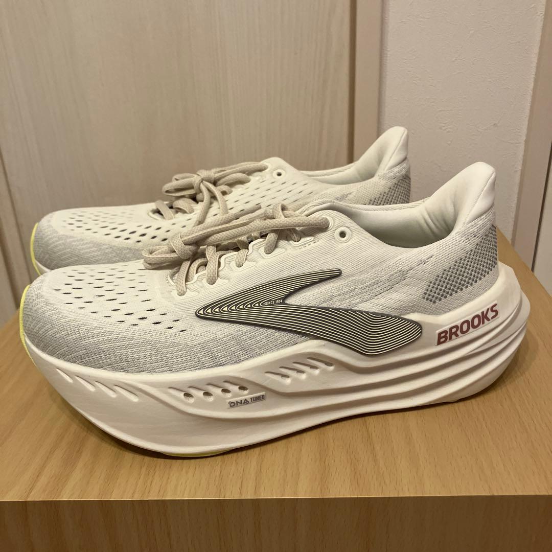 極美品　ブルックス グリセリンマックス25.5
