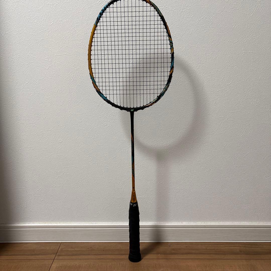 バドミントンラケット　ASTROX88D