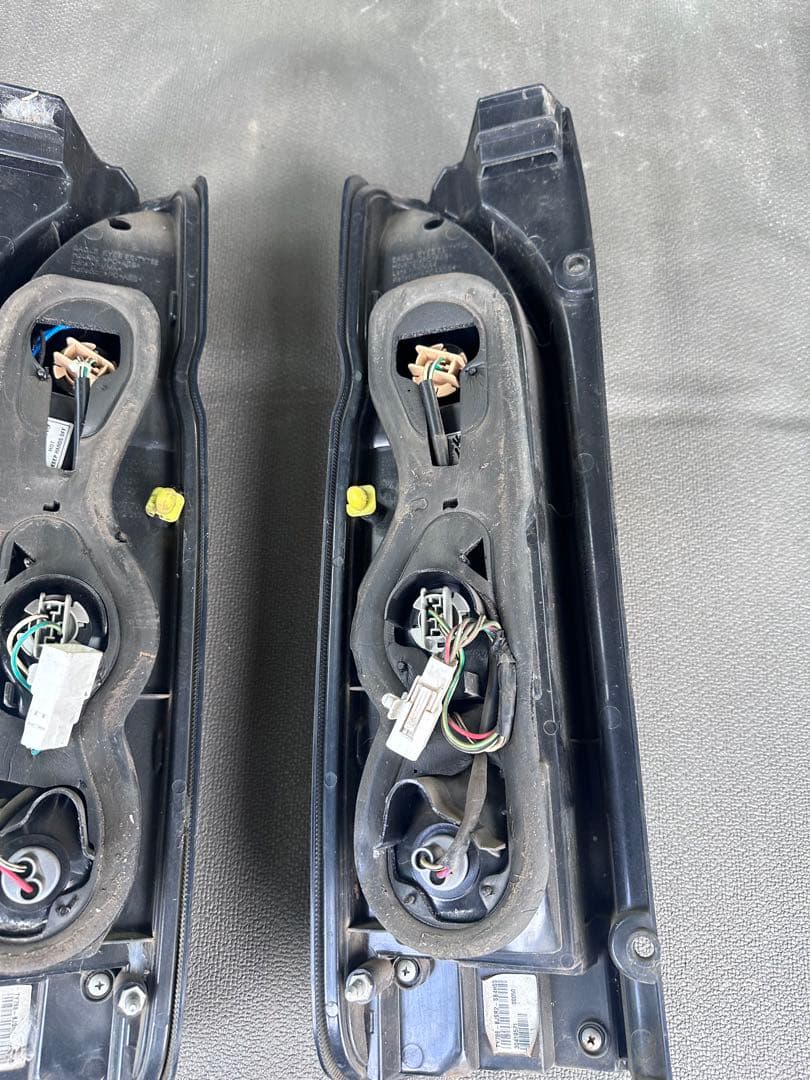 トヨタ　200 ハイエース　一型かニ型　社外テールランプになります