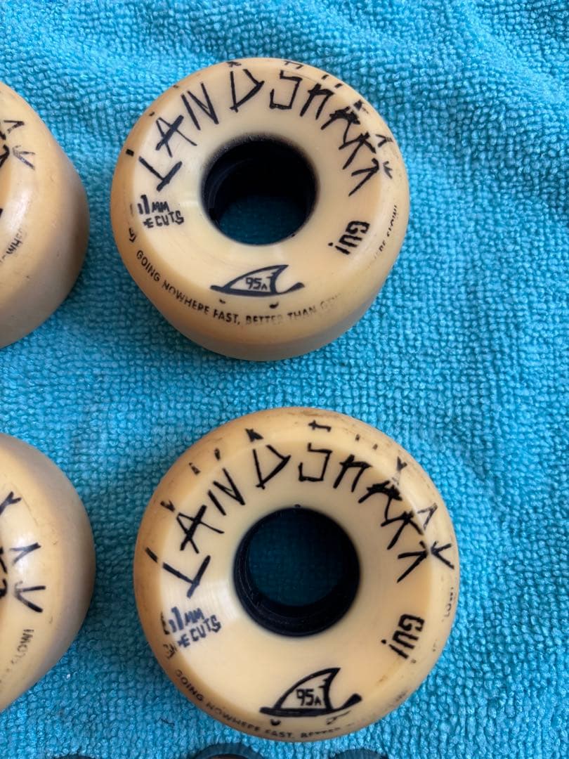 スケートボード　LAND SHARK ウィール　ブロンソンベアリングセット