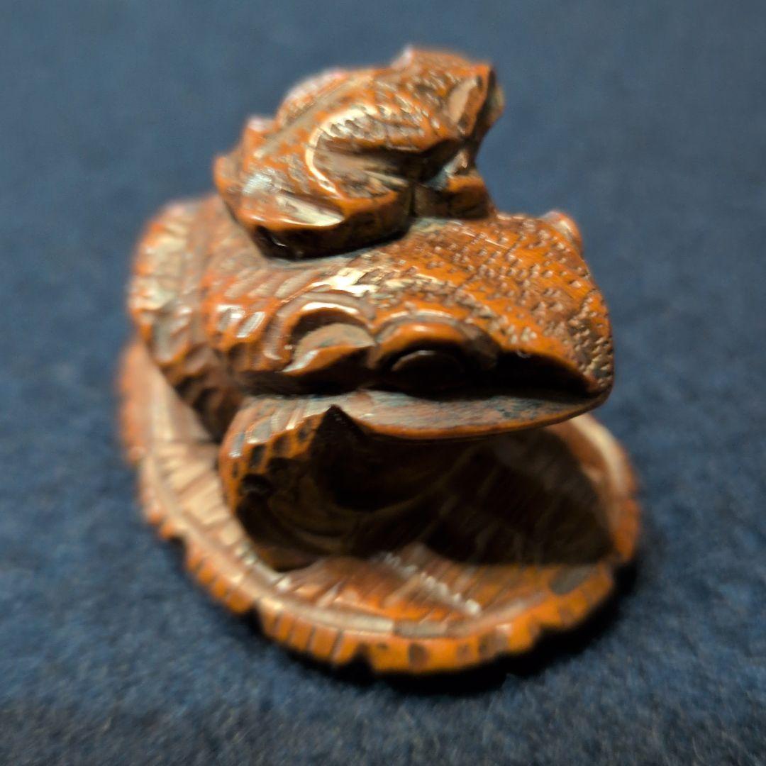 根付　草履親子蛙