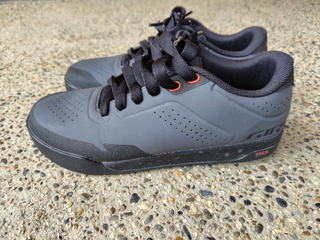 GIRO サイクリングシューズ　LATCH スニーカー グレー 黒 EU40