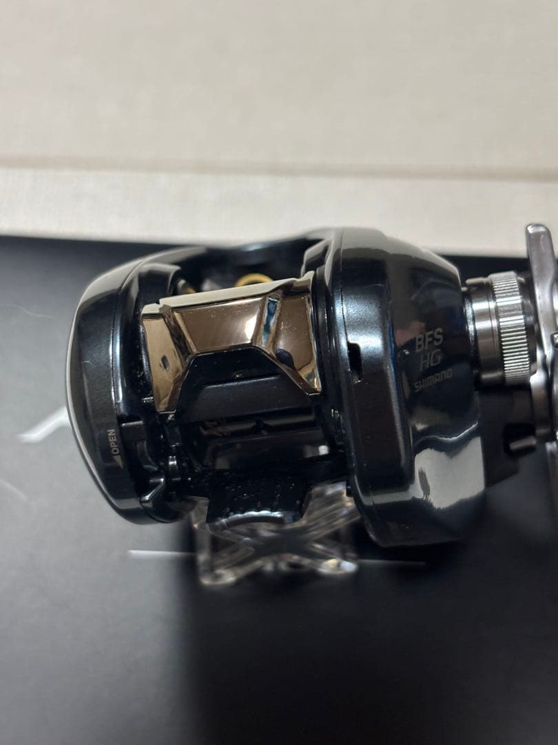 シマノ 22アルデバランBFS HG アベイルスプール付 ハンドルウッドノブ付