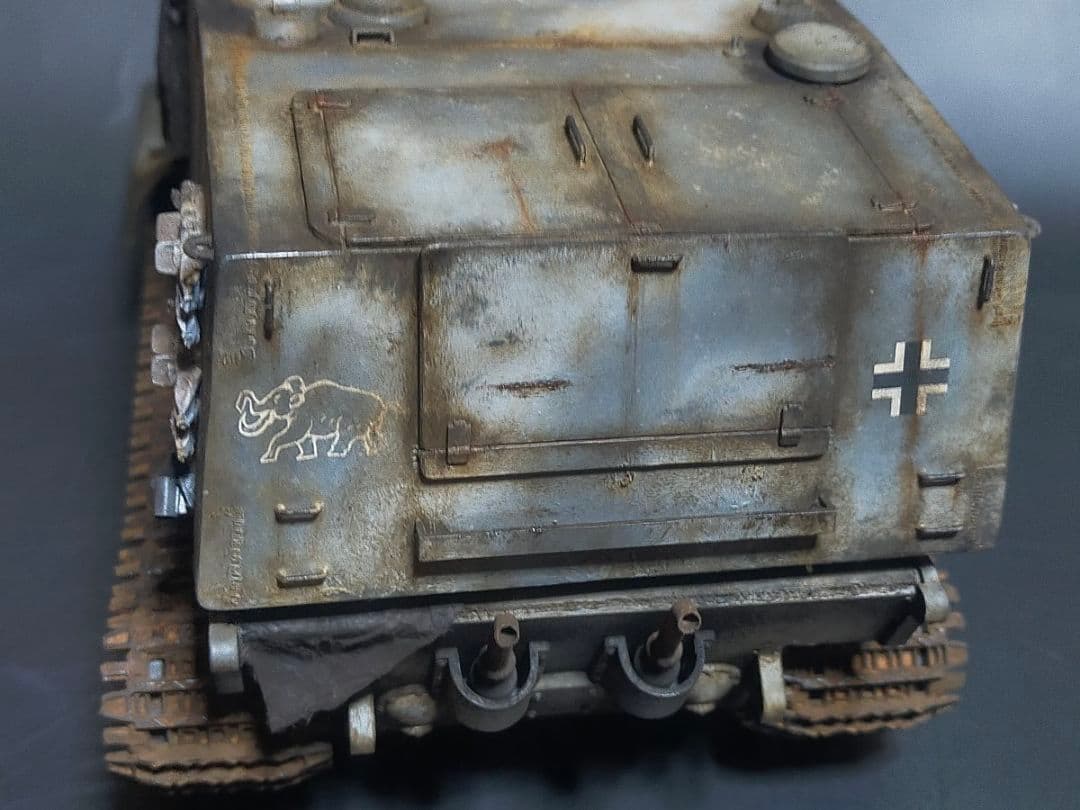 ドイツ 1/35 戦車 完成品タイガー