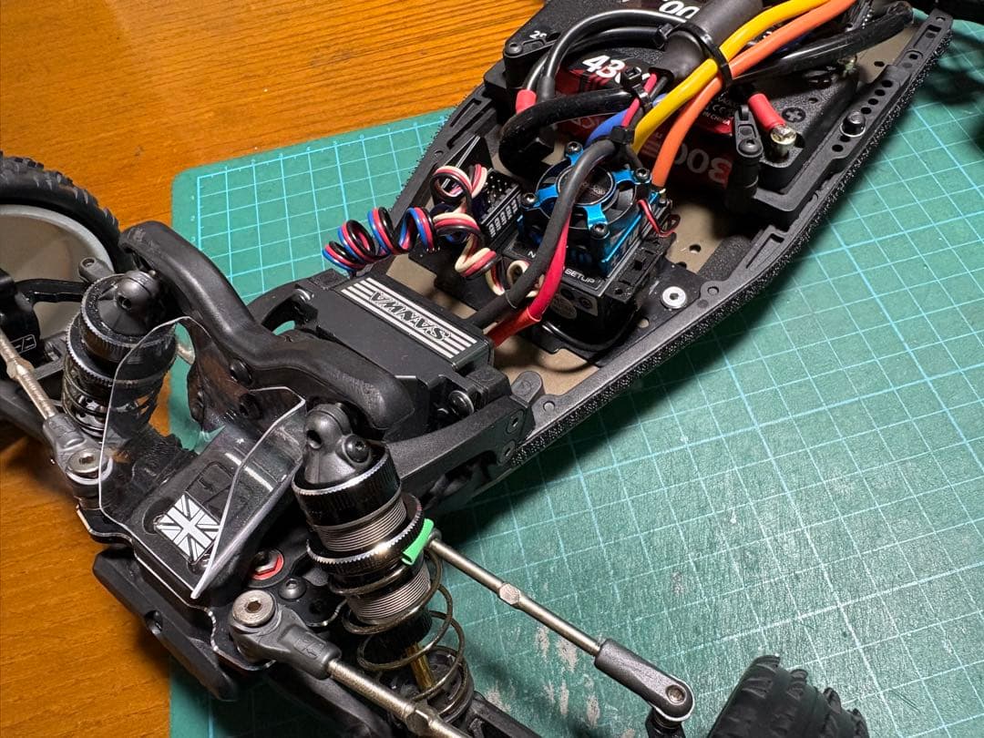 [美品] シュマッカー 2WDバギー クーガーLD2 ボディ・メカ付き 完成品